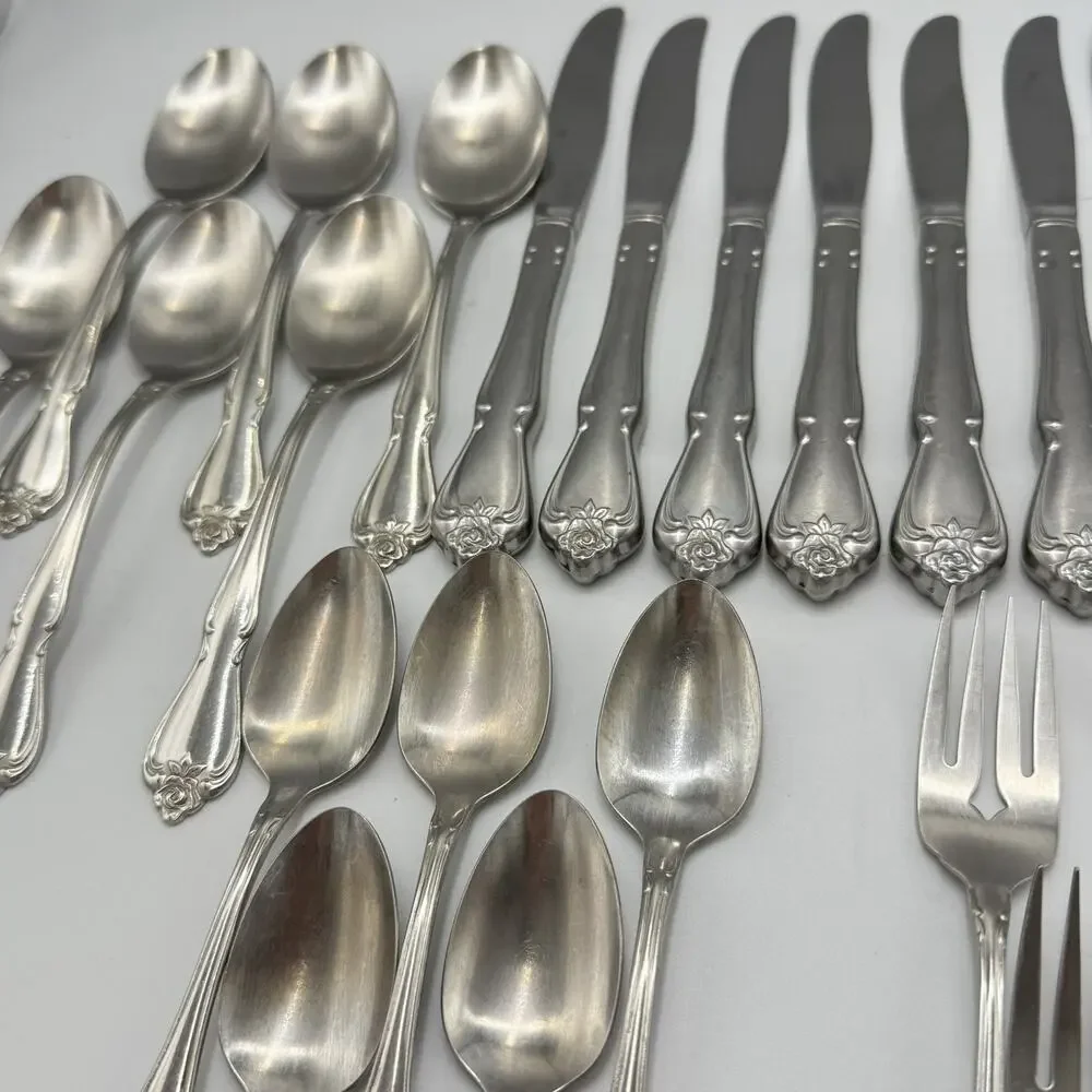 Oneida ARBOR ROSE TRUE ROSE Stainless Flatware 5+ Place Settings 29 PCs Floral